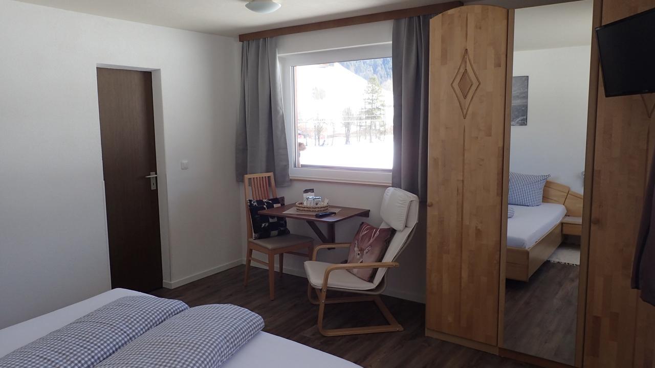 Pension Alpenblick Schattwald Exterior photo